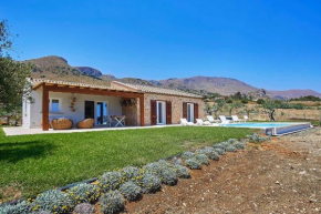 VILLA DEL BORGO con piscina e jacuzzi Scopello